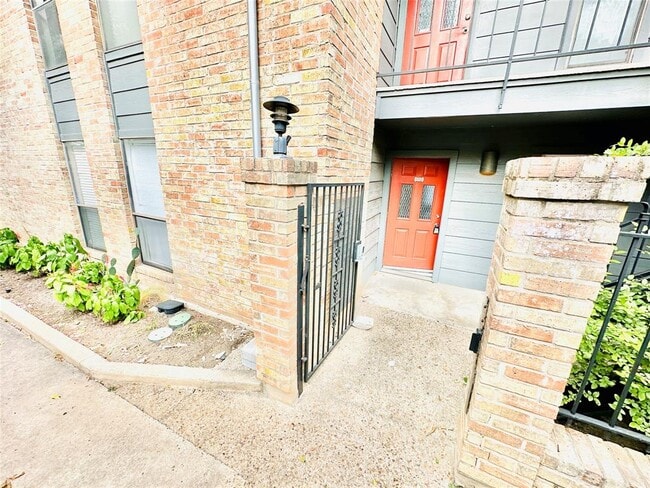 Photo - 1101 Hollow Creek Dr Unit 2102