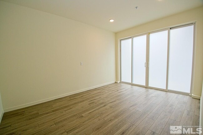 Photo - 2566 River Hatchling