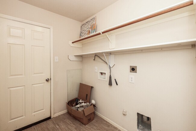 1006 Harrisburg Ct