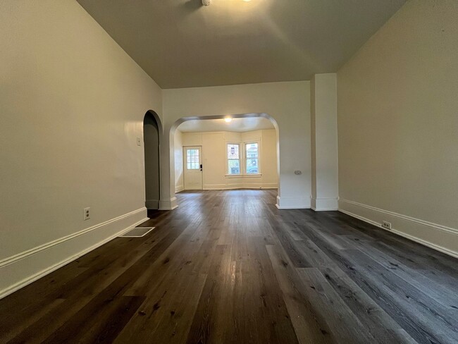 Photo - Jamestown St 142-144 Unidad 144 Jamestown St