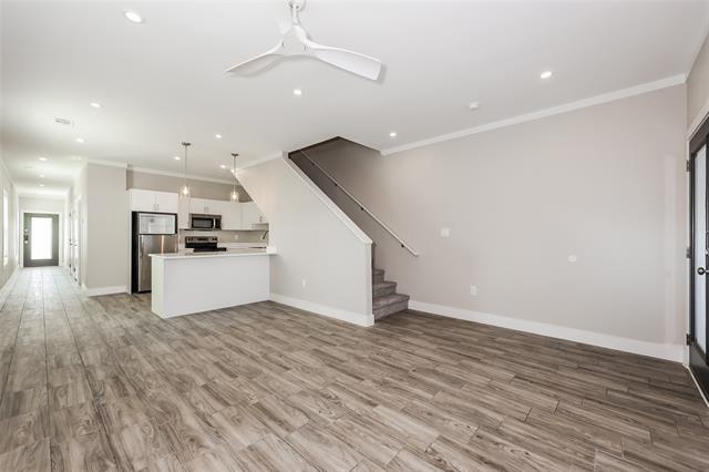 Photo - 1244 Lonsdale Ave