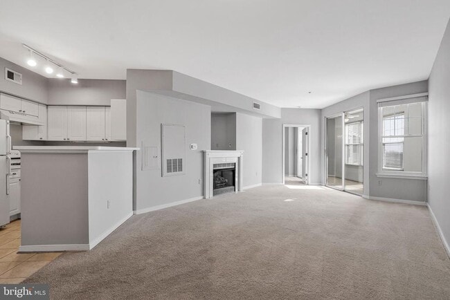 Photo - 1625 International Dr Unit 321