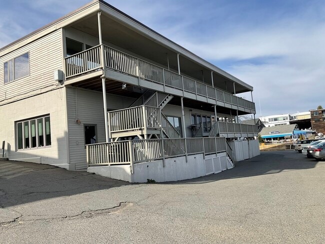 Building Photo - 8 Ferry Ln Unit 6