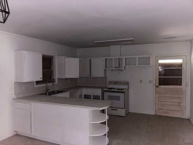 Photo - Newly renovated 3 bed 2 bath home in priva...