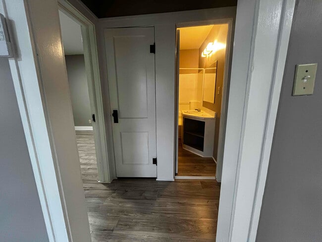 Photo - 214 W 12th St