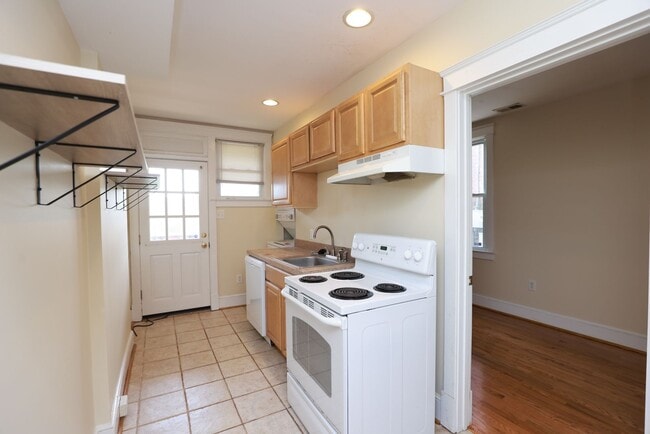 Photo - Spacious 3-Bedroom Manchester Apartment wi...