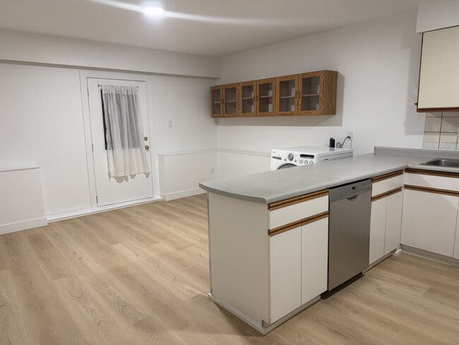 Building Photo - 2215 E 51st Ave