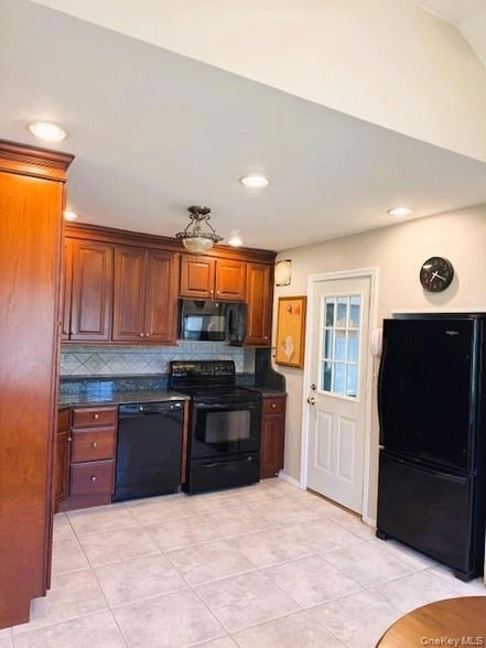 Photo - 33 Chapel Ln