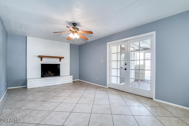 Photo - 2138 E Fremont Dr