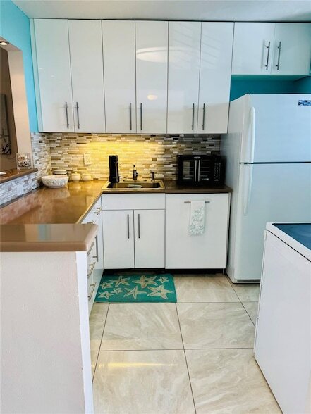 Photo - 5300 NE 24th Terrace Unidad 303