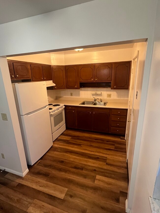 2951 Columbus St Townhome For Rent in Grove City, OH