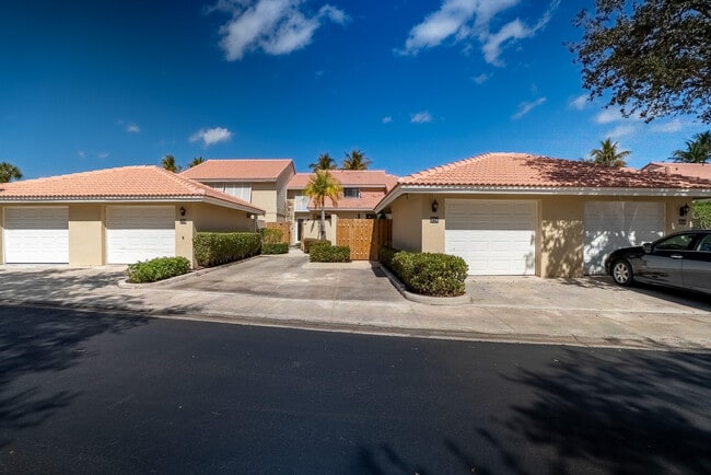 Photo - 216 Old Meadow Way