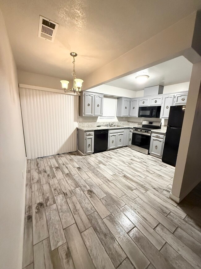 Photo - 7089 N Howard St Unit 104