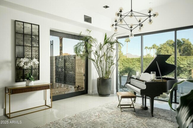 Photo - 8011 E Larkspur Dr