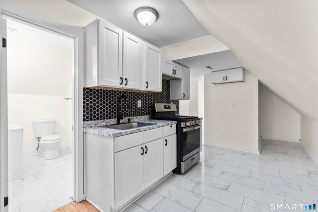 Photo - 693 Dixwell Ave Unit 3rd Flr