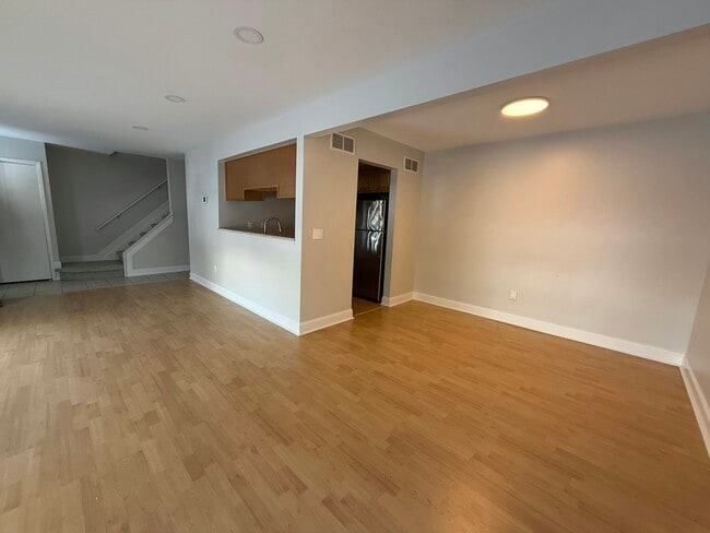 Building Photo - 6909 Harvard Ln