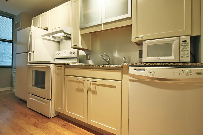 168 W Randolph St