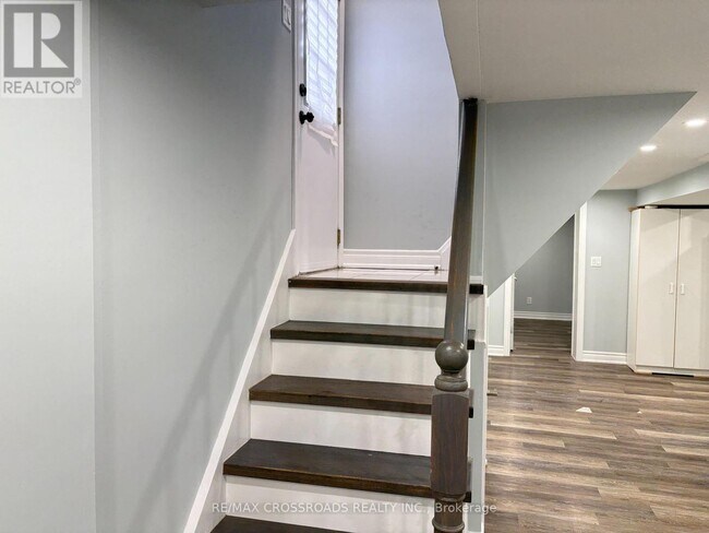 Photo - 83 Clonmore Dr