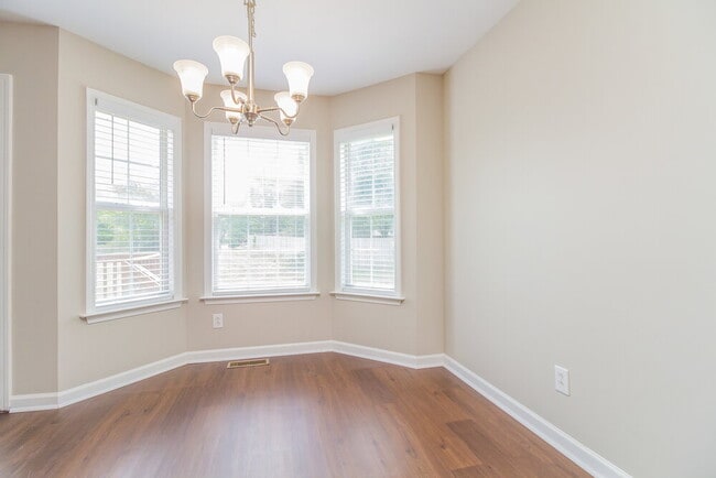 Photo - 2619 Danbury Cir
