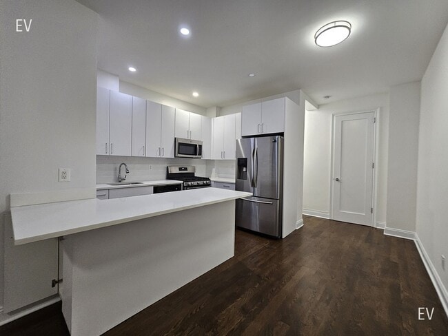 Photo - 200 W 58th St Unit 4C