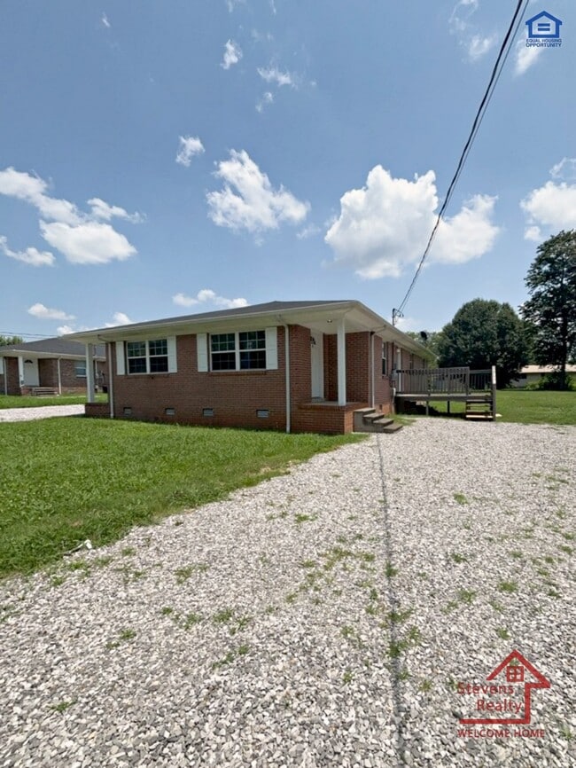 Building Photo - 207 Bermuda Dr Rental