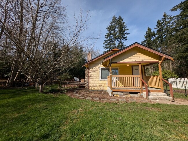 Photo - Charming 2 Bed Rental w Bonus Space & Loft! Available Now!