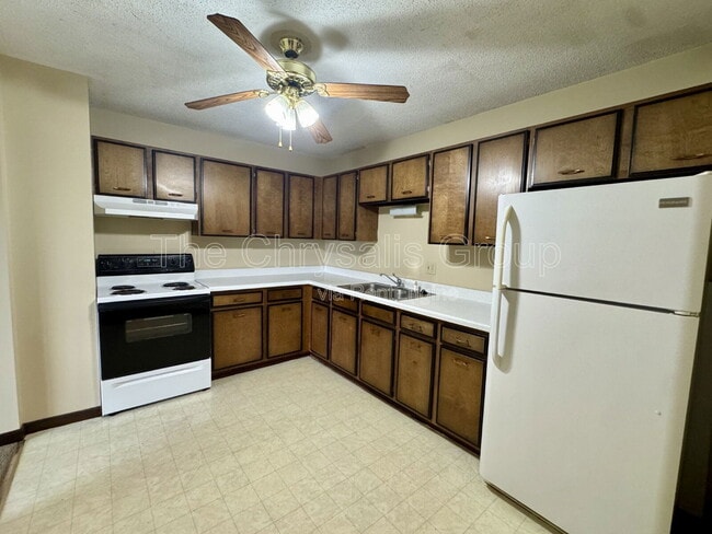 Photo - 445 Elm Pl Unit R-23