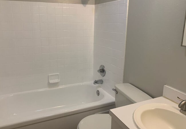 Photo - 1319 E Vista Ave Unit D