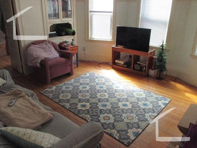 Photo - Amazing 3 bed in lower Allston.....
