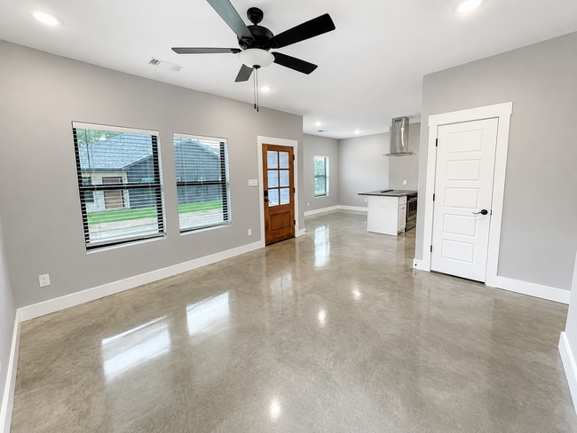Photo - 1213 Oak Dr Unit 101