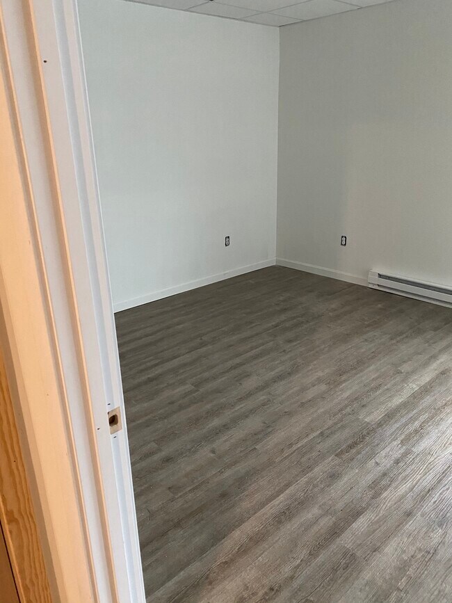 Photo - 460 White Mountain Hwy