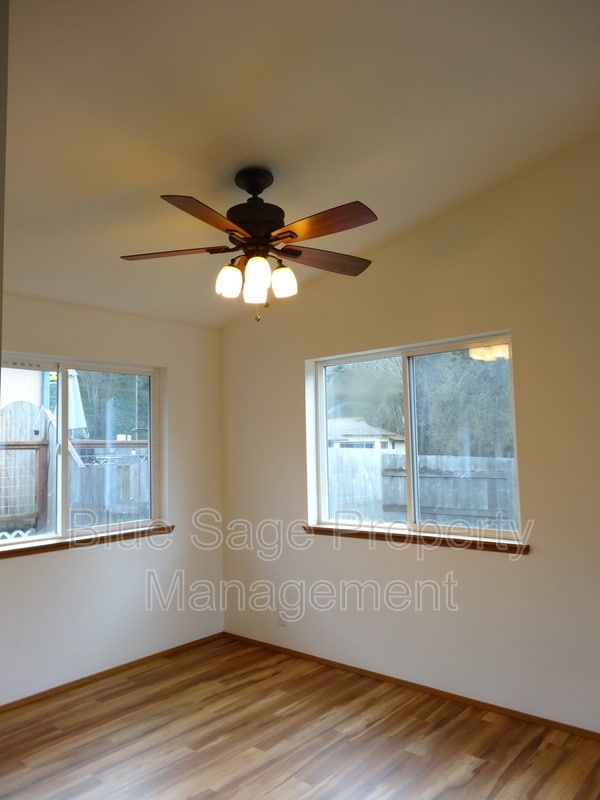 Photo - 906 E Bryson Ave