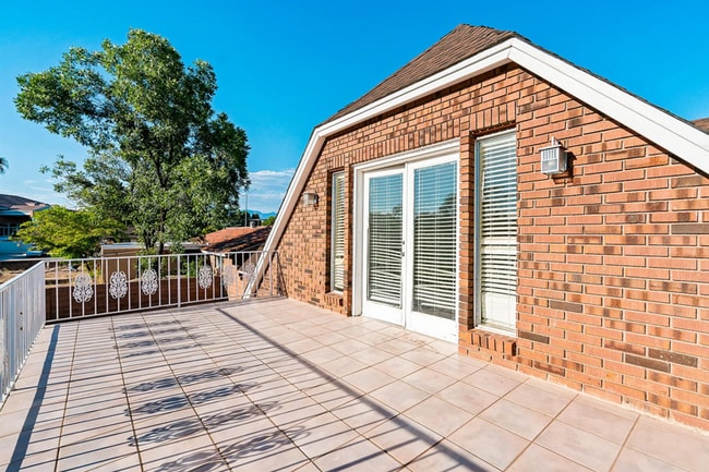 Photo - Beautiful 4 Bedroom Home! Pet Friendly