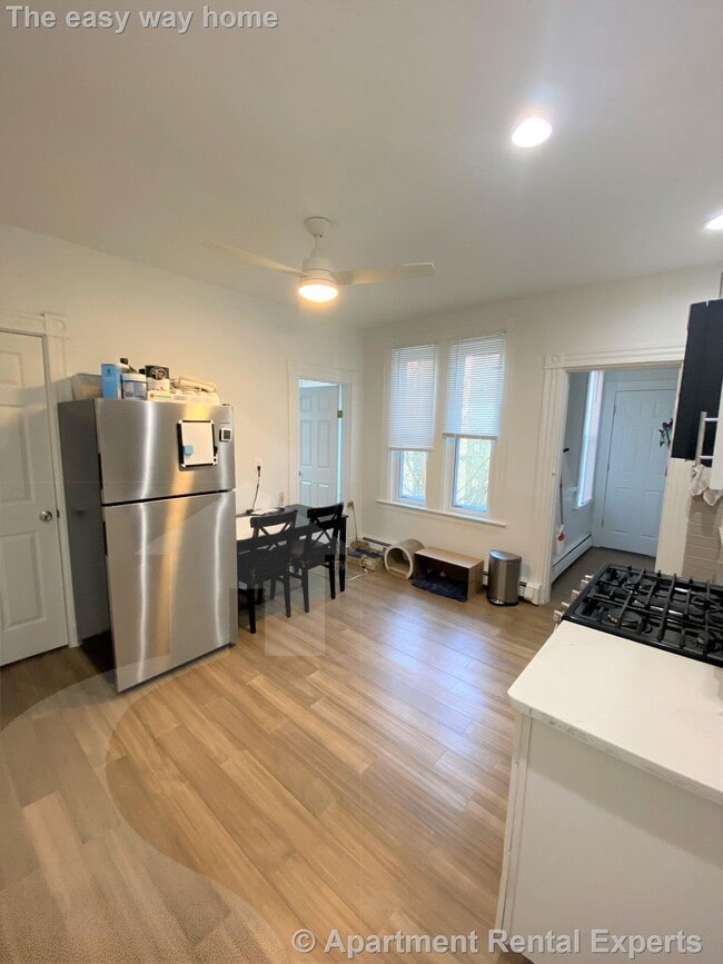Photo - 254 Windsor St Unidad #2L