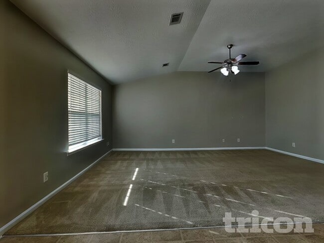 Photo - 825 Westlawn Dr