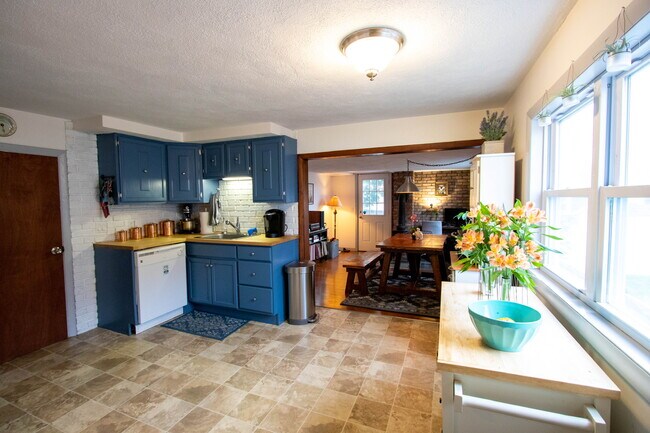 Photo - 62 Thorndike St