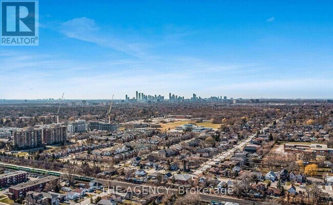 Photo - 1038 Alexandra Ave