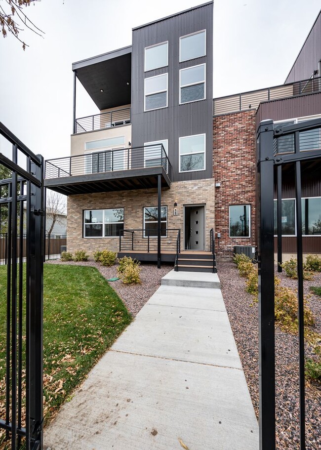 Brand New Luxury End Unit on the Westside ... - Brand New Luxury End House Unit on the Westside ...