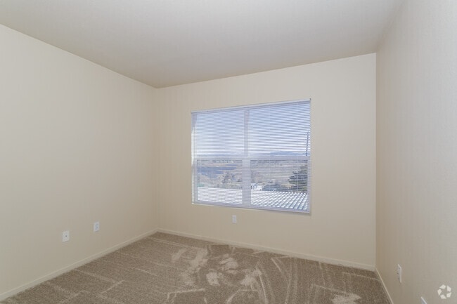 2BR, 2BA - 919 SF