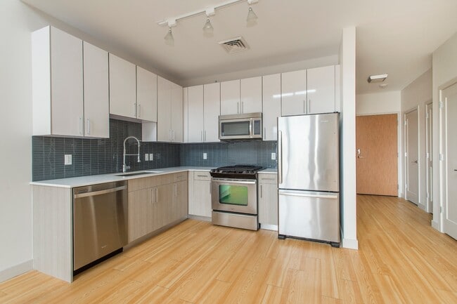 Building Photo - 211 W 2nd St Unit 1 Bedroom Rental