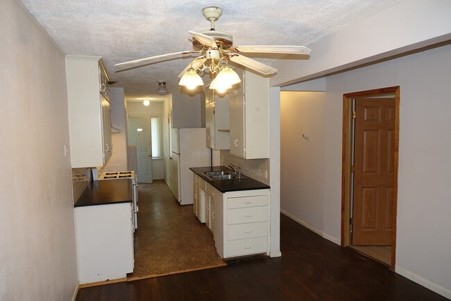 Building Photo - 1136 2nd Street Unit 1136