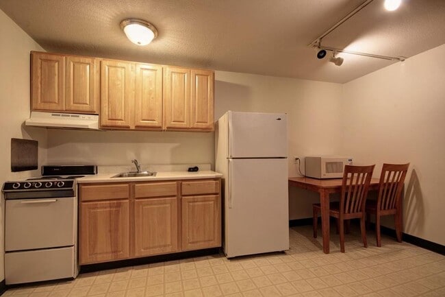 Photo - 106 N Gregory St