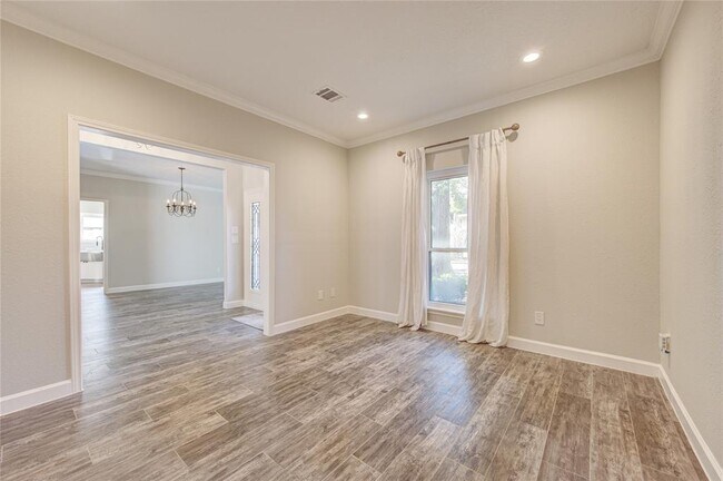 Photo - 1031 Daria Dr