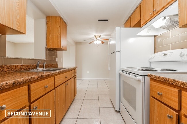 Photo - 4847 Elmwood St Casa