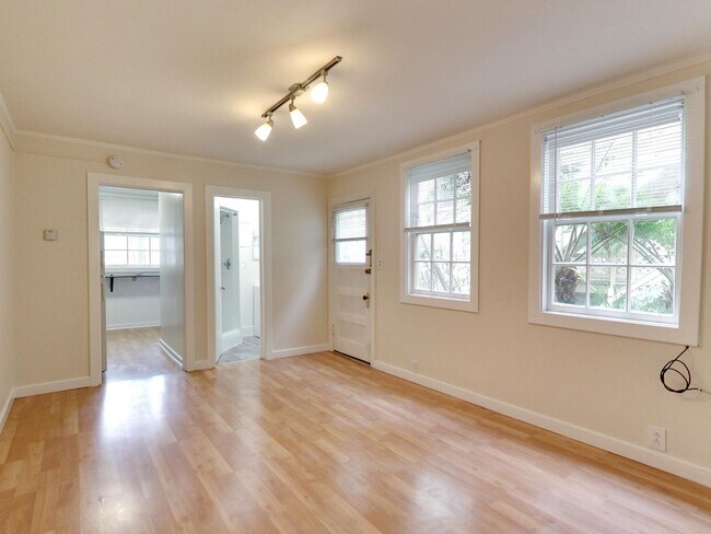 Building Photo - 1730 Pacific Ave Unit 1730A Rental