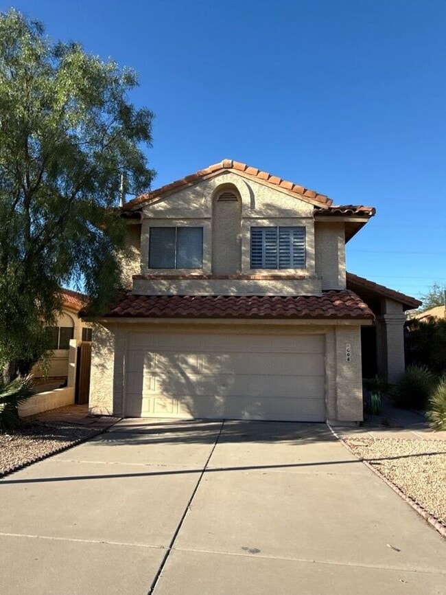 Building Photo - 1608 E Villa Theresa Dr