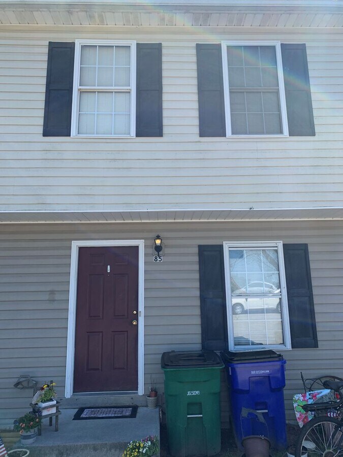 Photo - 85 Majestic Dr NW