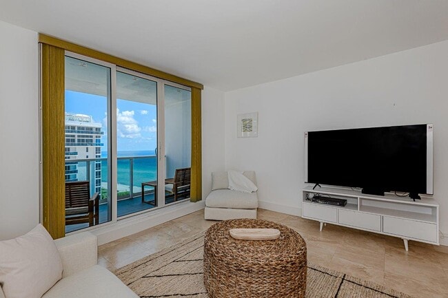 Photo - 2301 Collins Ave