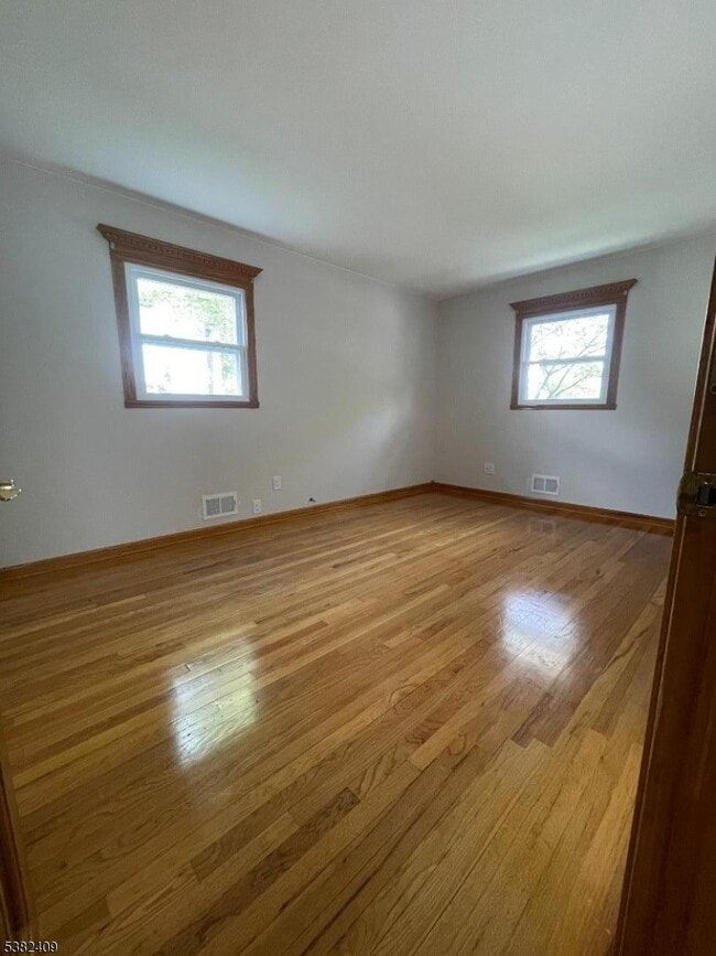 Photo - 331 Boxwood Ct