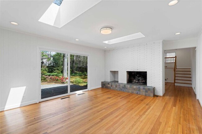 Photo - 274 Land O Lakes Ct NE